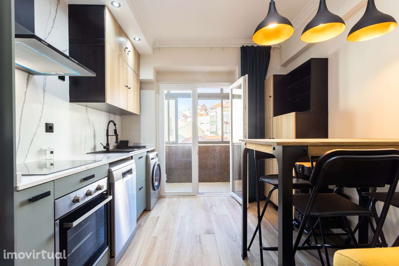 Apartamento T2 transformado em T3 na Penha de França - Grande imagem: 2/29