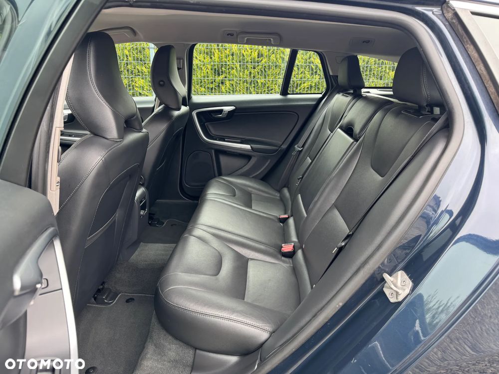 Volvo V60 D2 Summum - 21