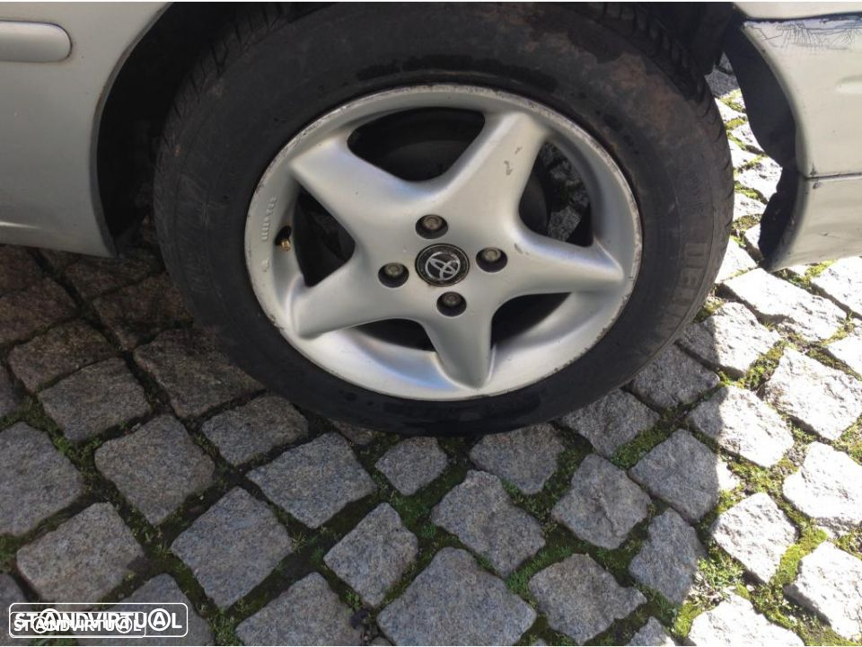 Toyota Corolla 99 para peças - 3