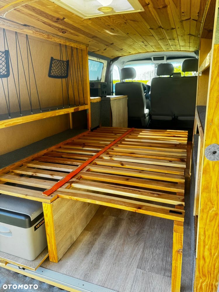 Volkswagen Transporter L2H1 - 12