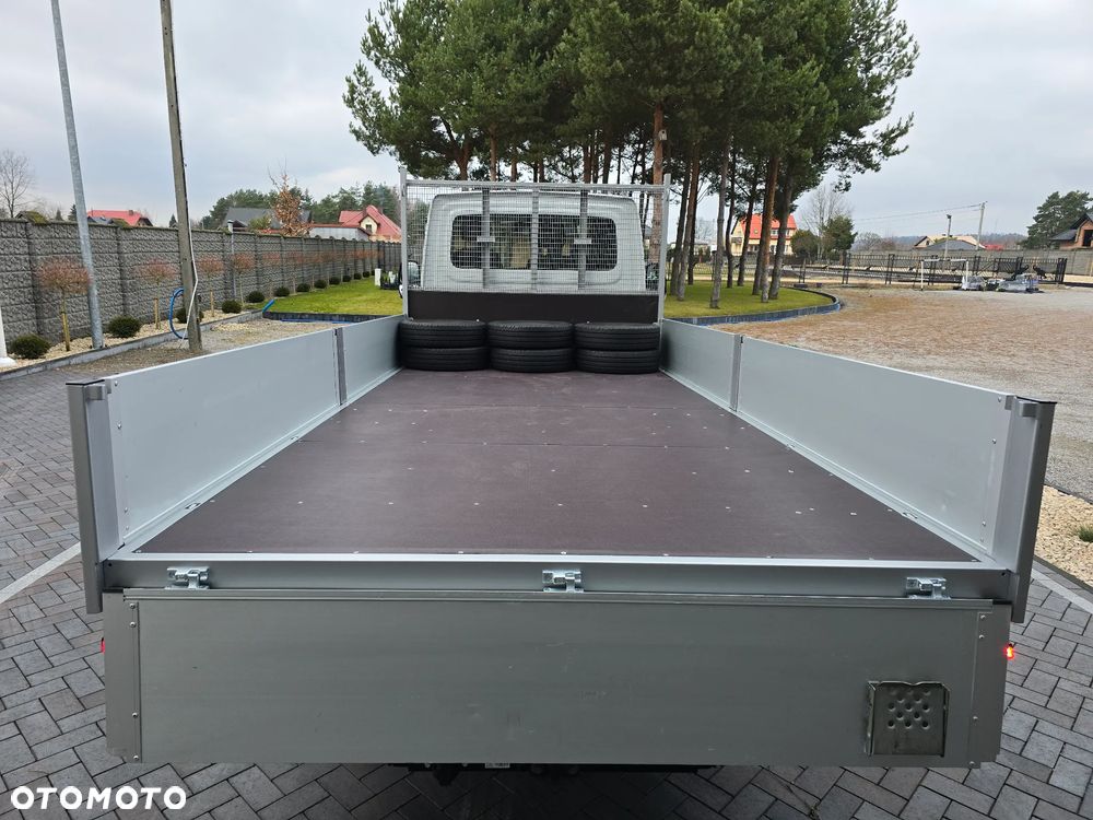 Iveco DAILY DAILY 35C18 / 50C18 HI-MATIC 9PALET 4,50cm Długi 850Kg ŁADOWNOŚĆ SALON PL 39 Tyś km STAN NOWY NOWY NOWY NA GWARANCJI TEMPOMAT FOTEL PNEŁMATYCZNY KLIMATYZACJA AUTOMATYCZNA LEDY BLOKADA MOSTU HAK FABRYCZNY - 16