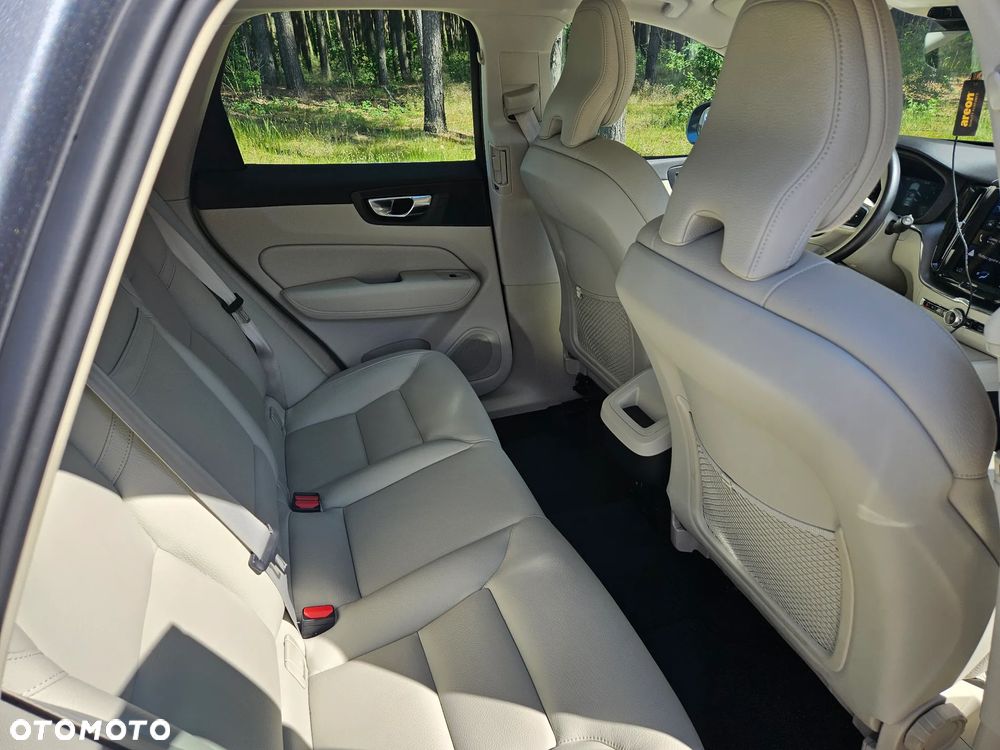Volvo XC 60 B4 B Geartronic Momentum Pro - 12