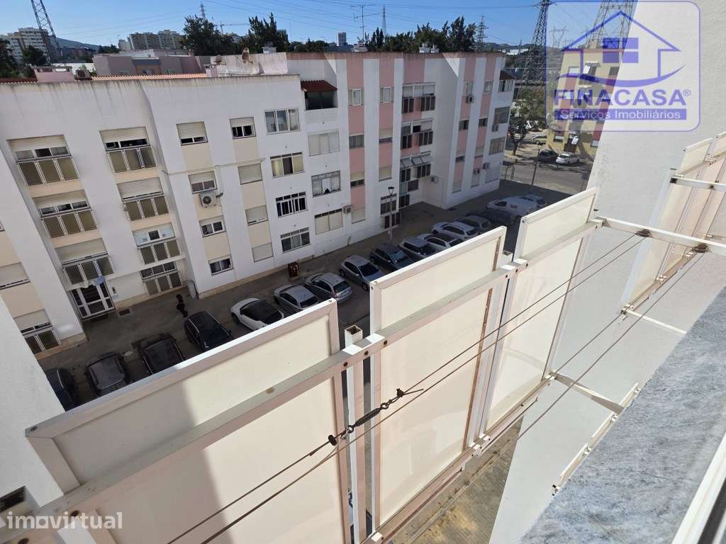 EXCLUSIVO - Apartamento T2 remodelado com boas áreas - Vale do Cobr... - Grande imagem: 4/21
