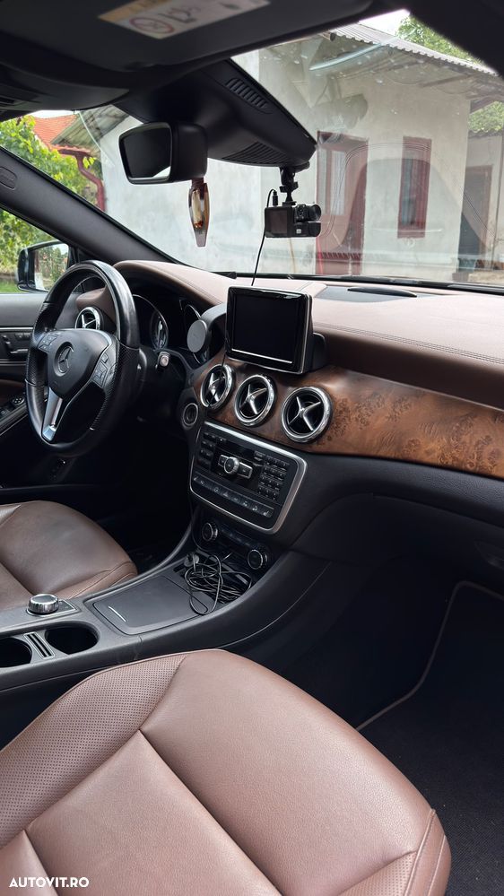 Mercedes-Benz GLA 220 CDI 4MATIC 7G-DCT - 16