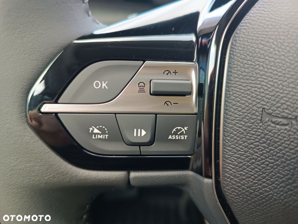 Peugeot 408 - 15