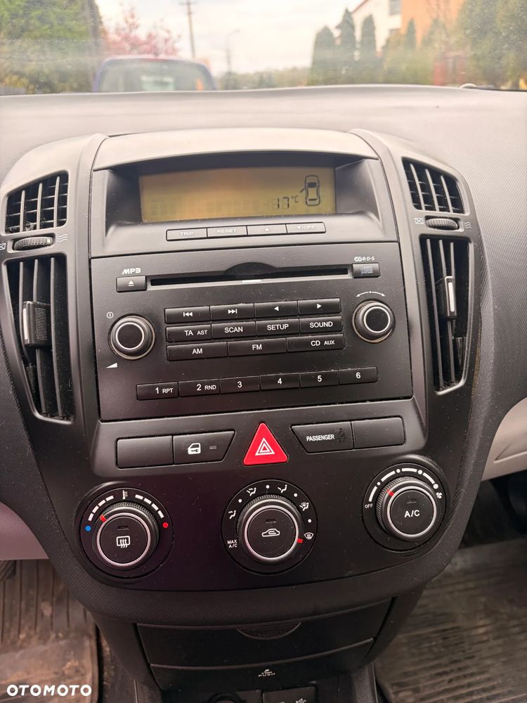 Kia Ceed 1.4 CVVT Attract - 7