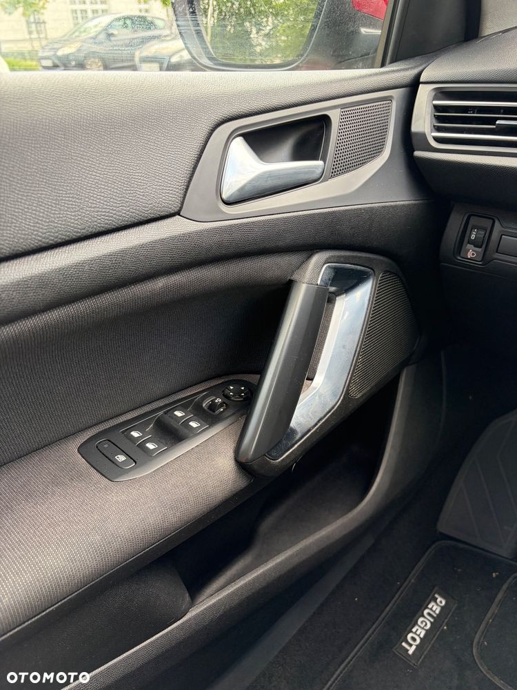 Peugeot 308 BlueHDi 130 Allure Pack - 25