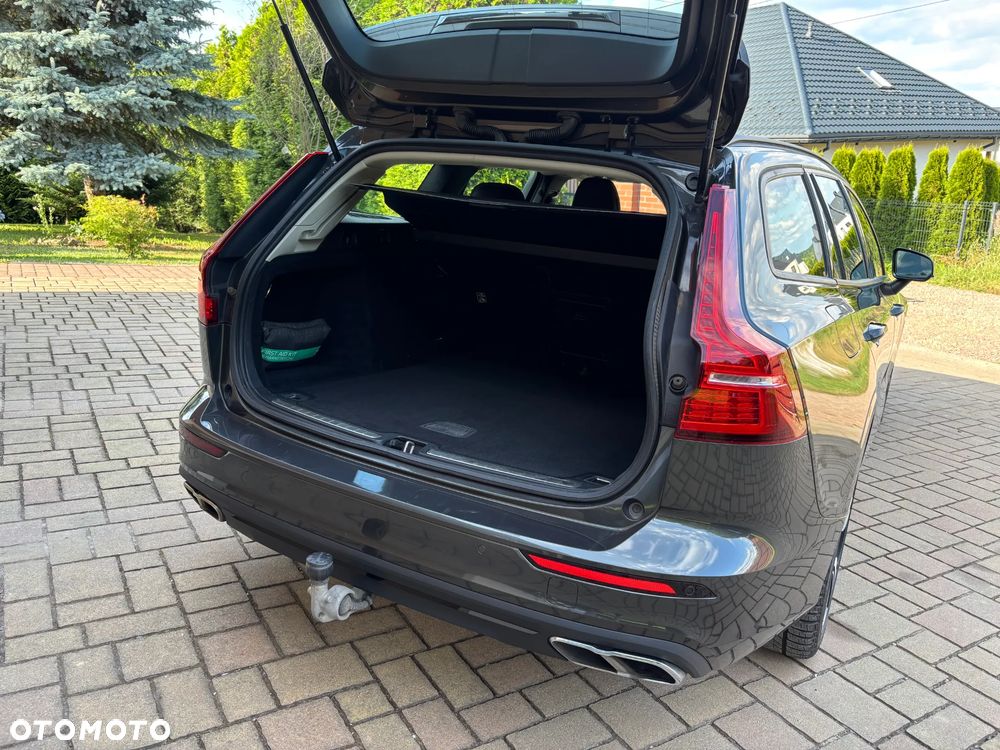 Volvo V60 B3 B DKG Momentum Pro - 12