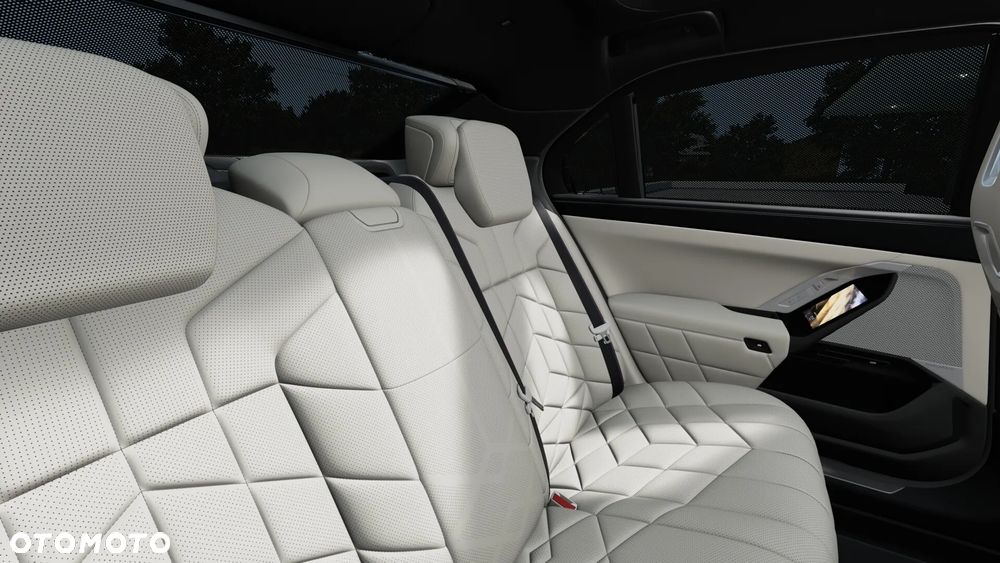 BMW Seria 7 740d xDrive mHEV M Sport sport - 7