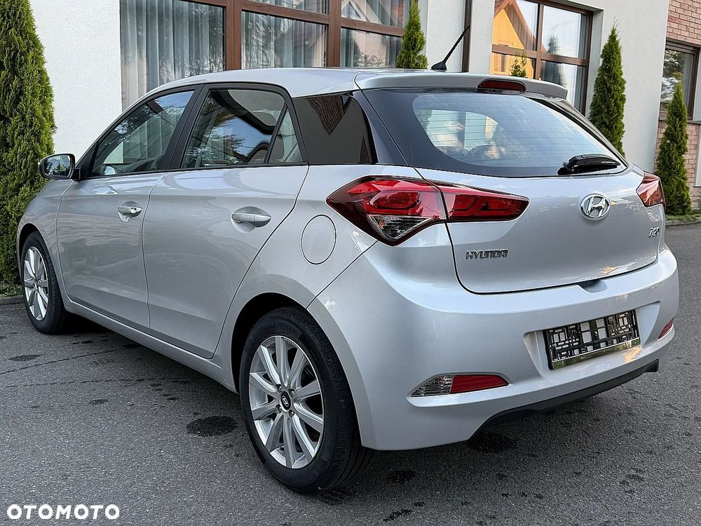 Hyundai i20 blue 1.2 YES Silver - 3