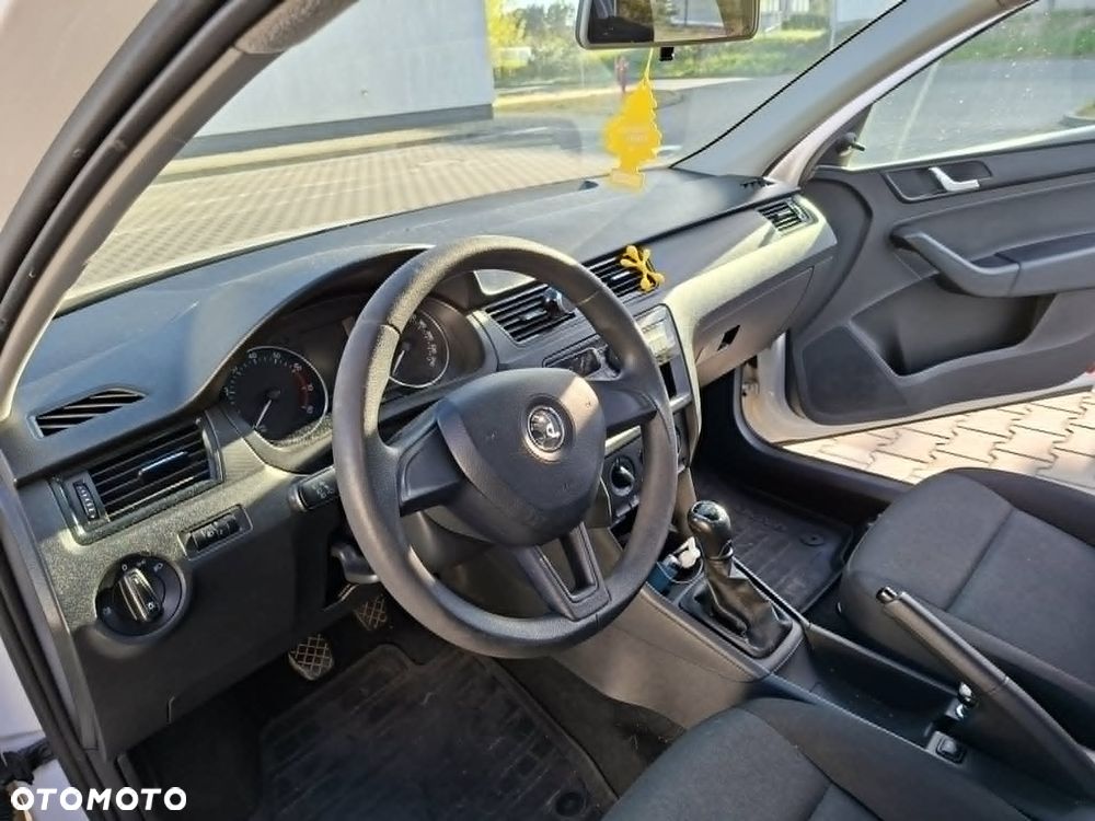 Skoda RAPID 1.2 TSI Edition - 15