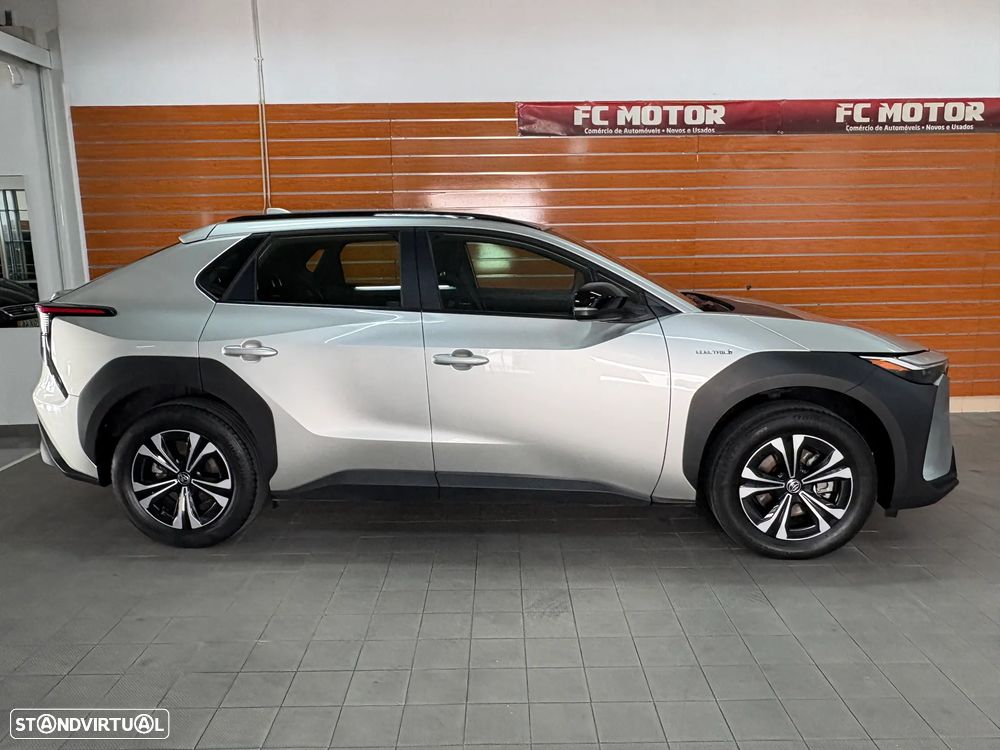 Toyota bZ4X Lounge - 4