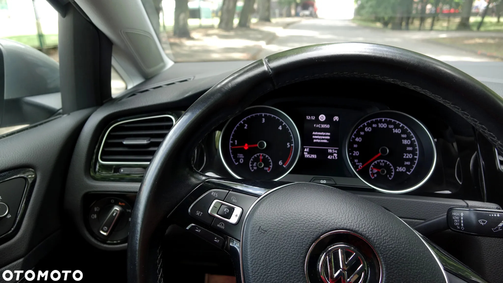 Volkswagen Golf 1.6 TDI Sound - 16