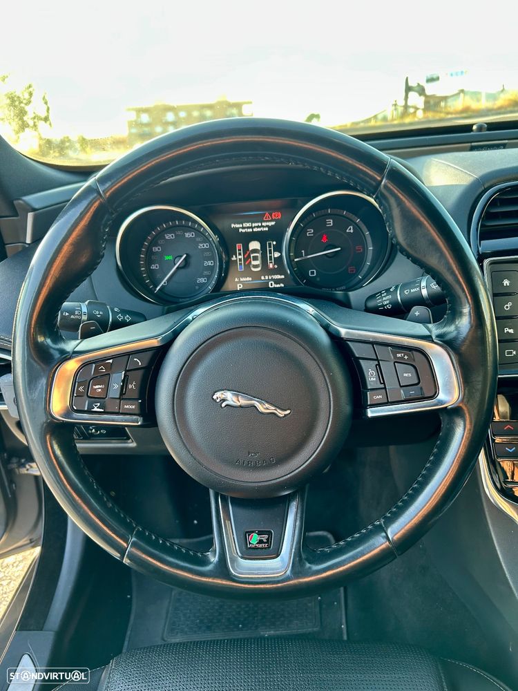 Jaguar XE 2.0 D R-Sport Aut. - 11