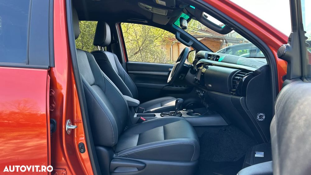 Toyota Hilux 2.8D 204CP 4x4 Double Cab AT MHEV Invincible Color Edition (3E5) - 21