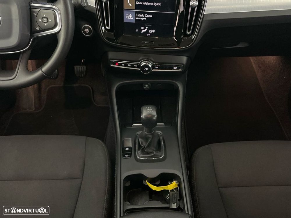 Volvo XC 40 1.5 T3 Momentum - 16