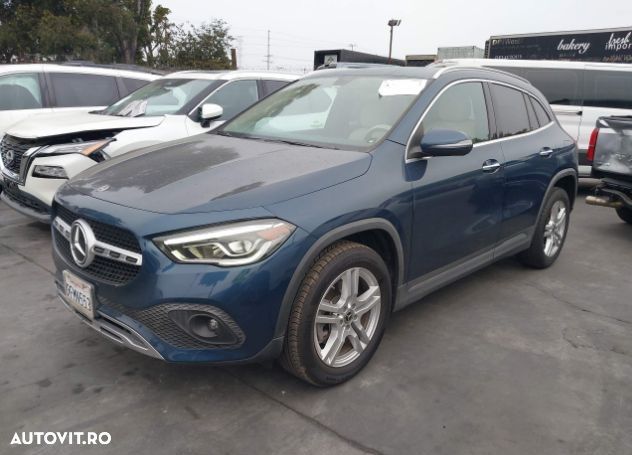 Mercedes-Benz GLA 250 8G-DCT - 2