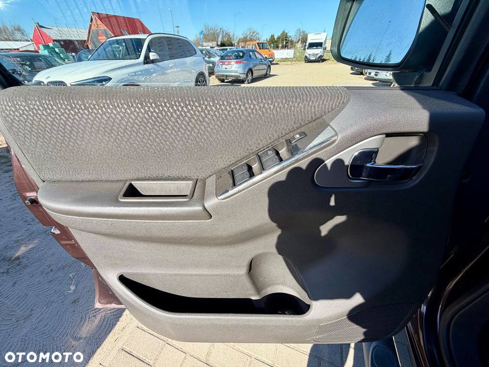 Nissan Navara 2.5 D Platinum - 5