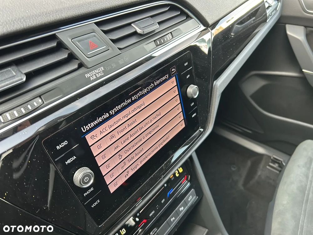 Volkswagen Touran - 15
