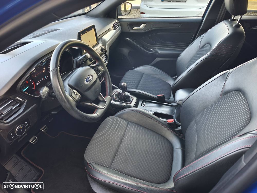 Ford Focus 1.0 EcoBoost S&S ST-LINE DESIGN - 8
