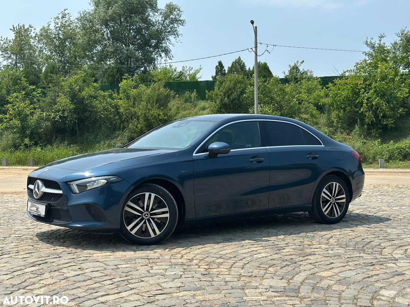 Mercedes-Benz A 250 e 8G-DCT Edition 2020 - 4