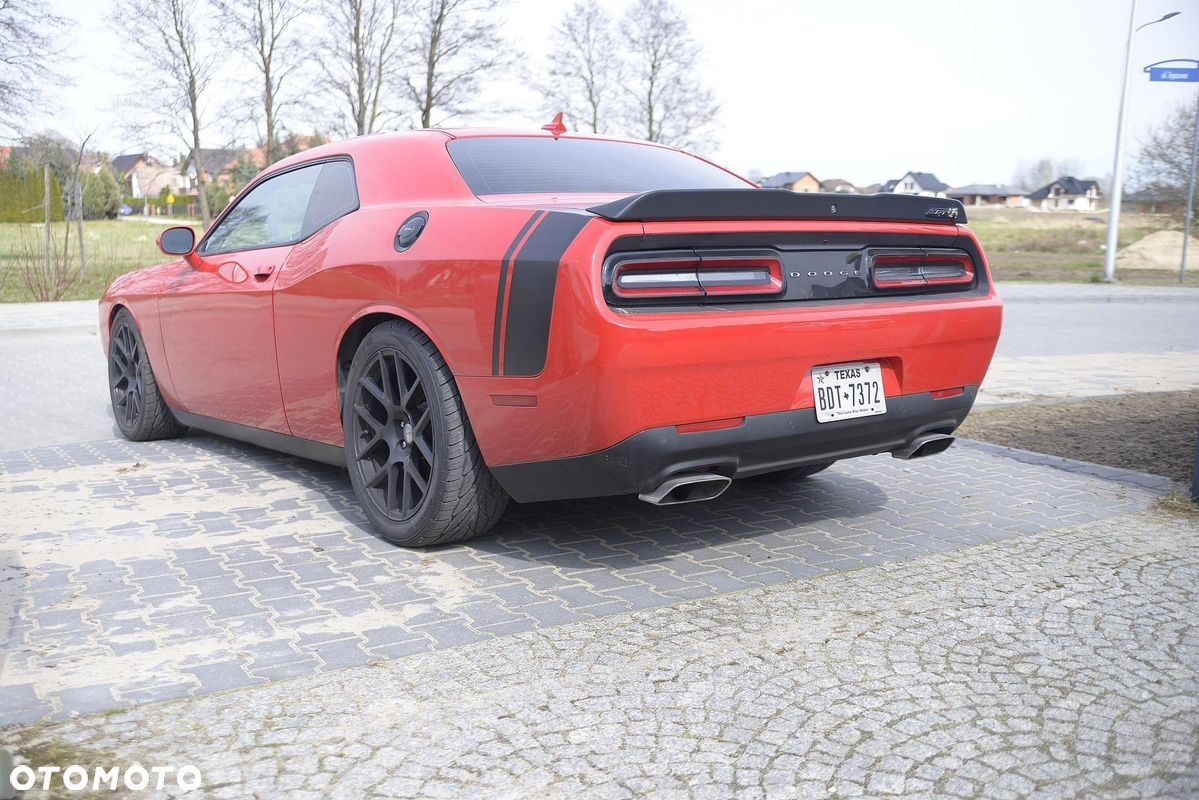 Dodge Challenger - 14
