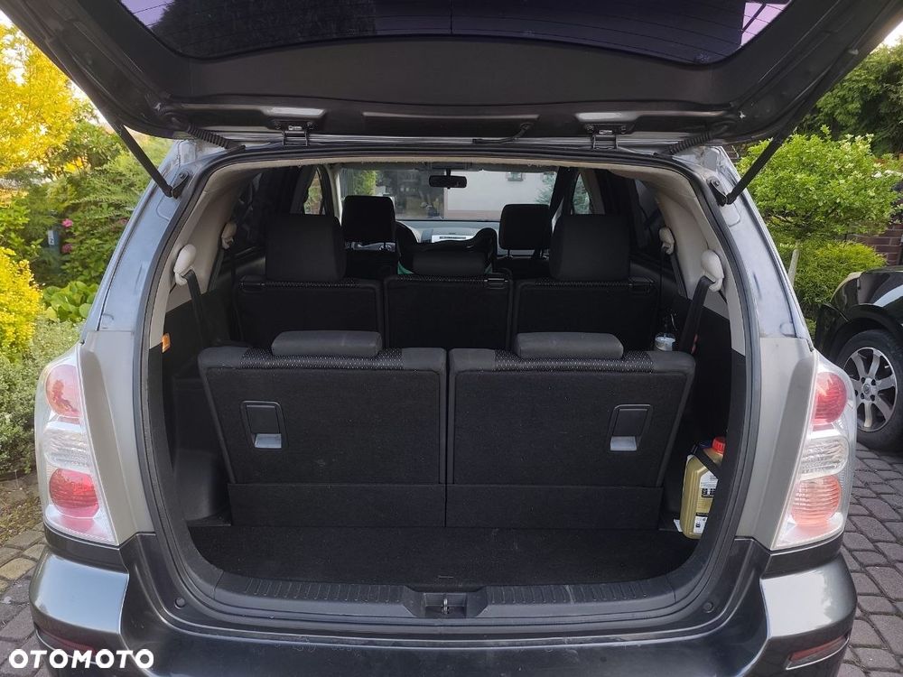 Toyota Corolla Verso - 7