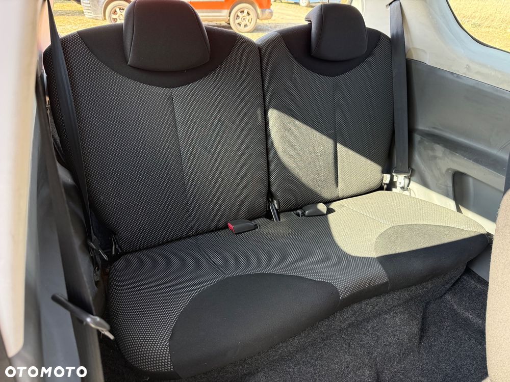 Toyota Aygo Team - 13