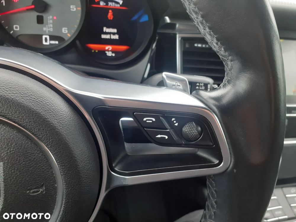 Porsche Macan - 16