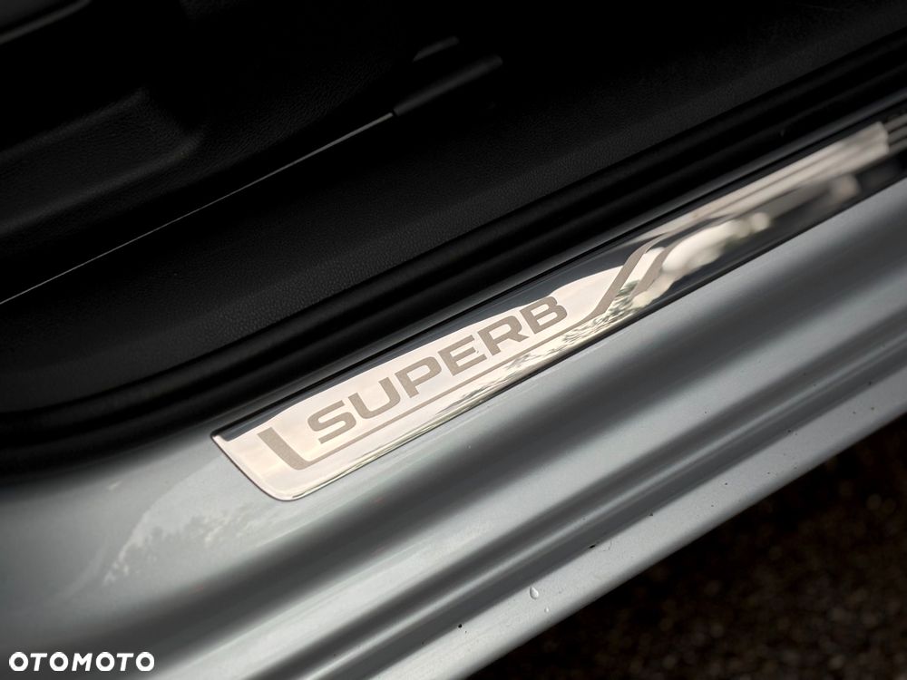 Skoda Superb 2.0 TDI Ambition DSG - 19