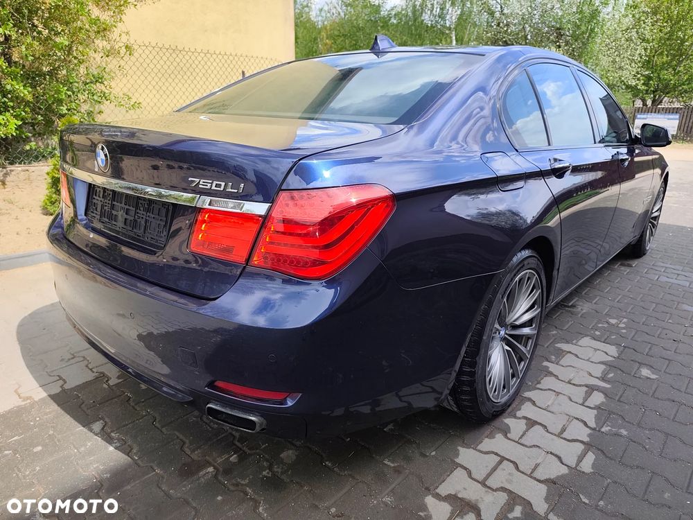 BMW Seria 7 750i L xDrive - 6