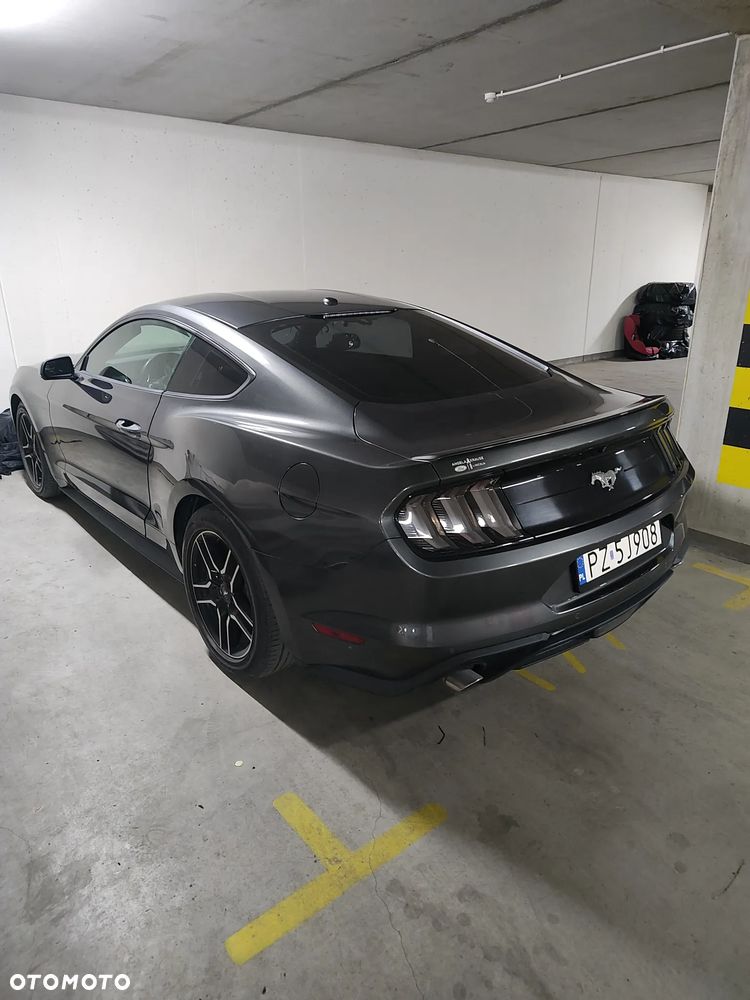 Ford Mustang - 3