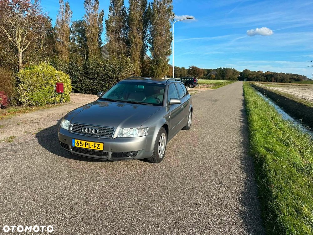 Audi A4 Avant - 1