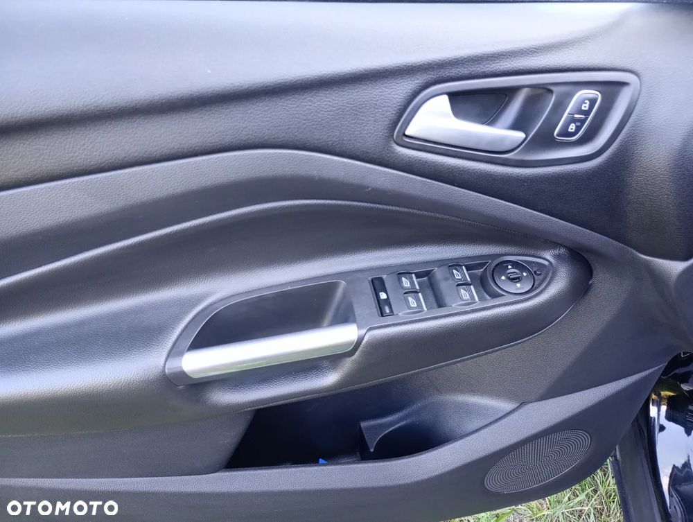 Ford Kuga 1.5 EcoBoost 2x4 Titanium - 39