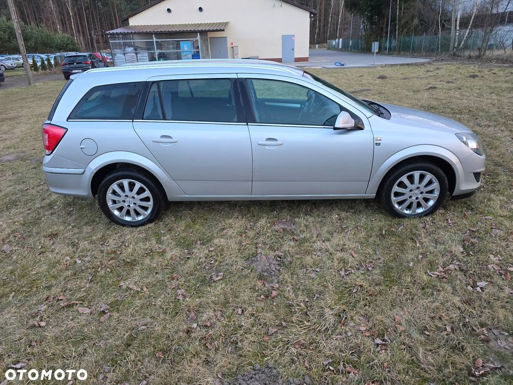 Opel Astra 1.7 CDTI DPF 150 Jahre - 7