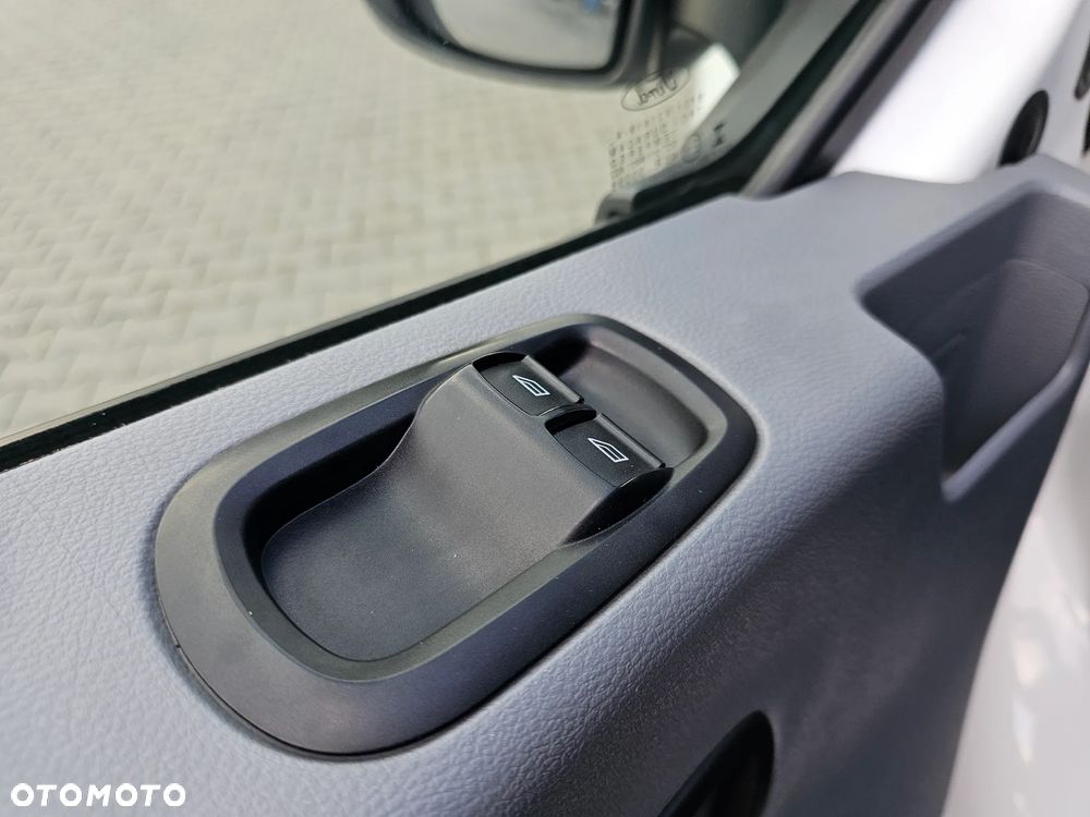 Ford Transit - 26