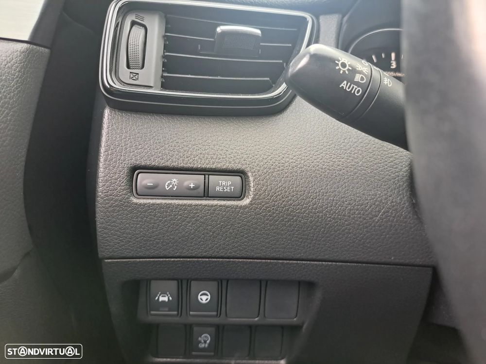 Nissan Qashqai 1.5 dCi N-Connecta J18 - 21