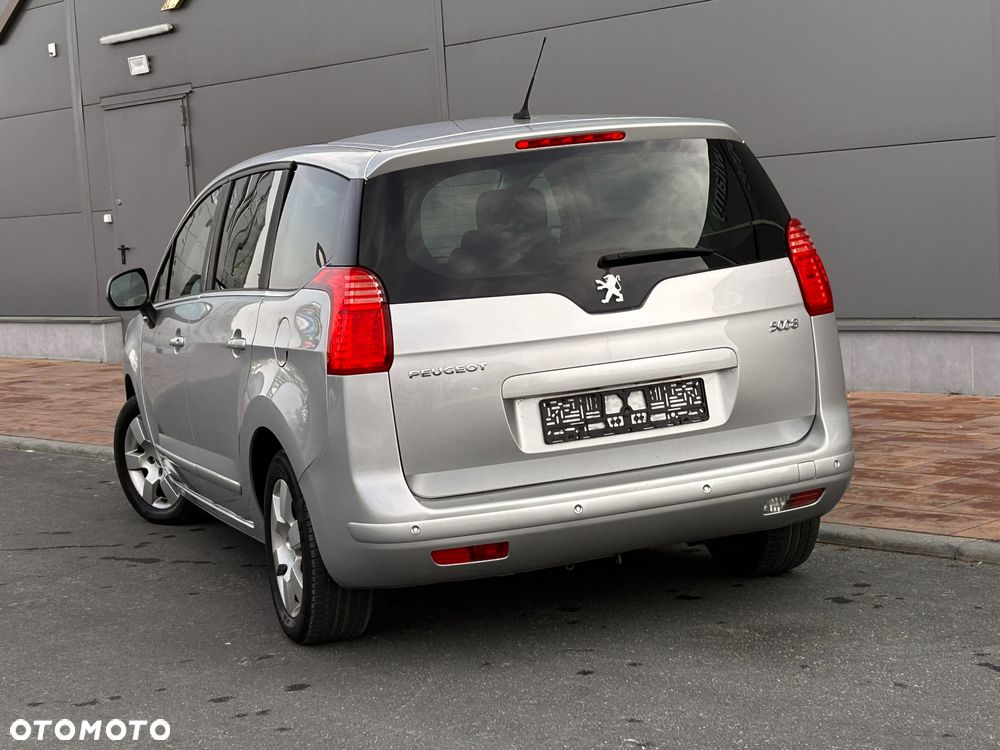 Peugeot 5008 HDI FAP 150 Family Plus - 18