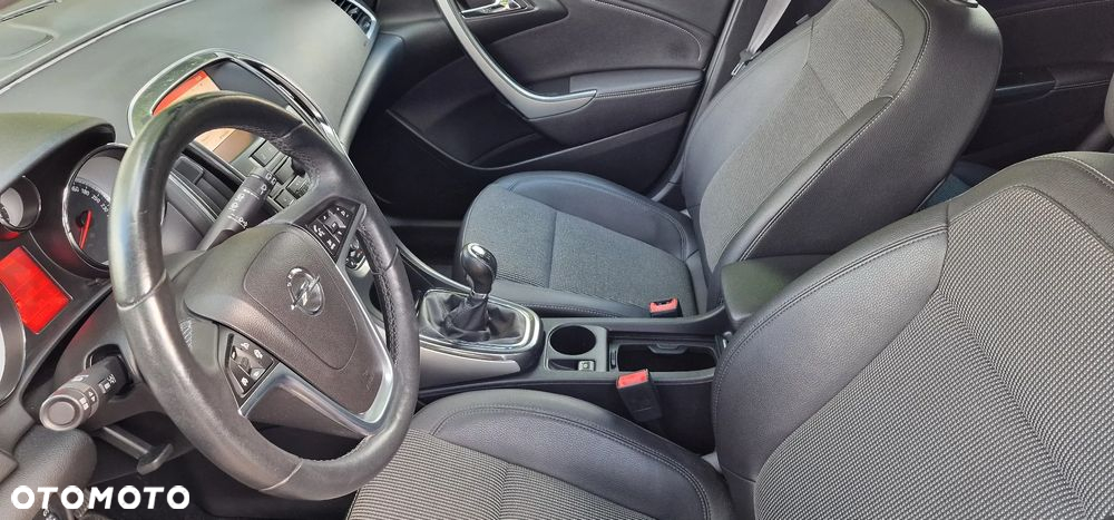 Opel Astra 1.4 Turbo Cosmo - 33