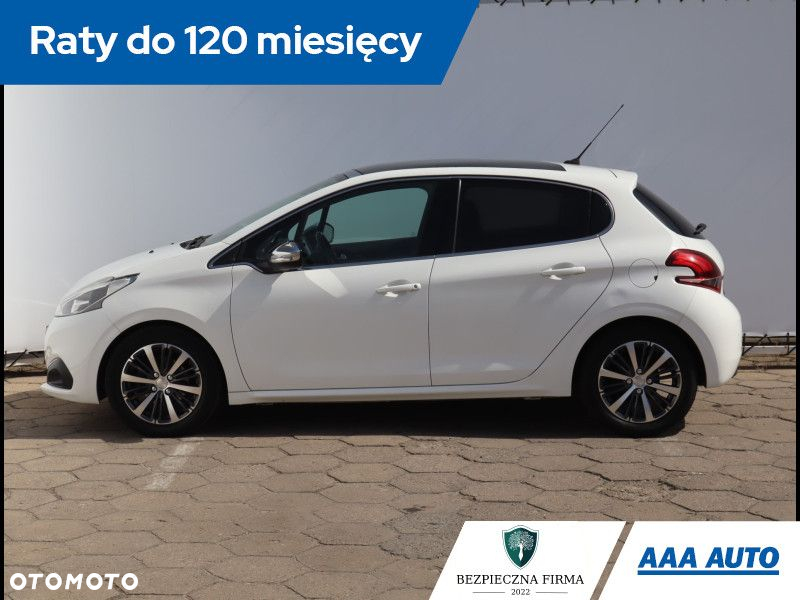 Peugeot 208 - 3