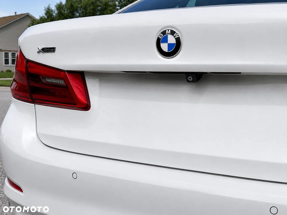 BMW Seria 5 530i xDrive Sport Line - 11