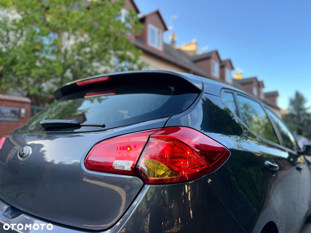 Kia Ceed 1.4 L - 14
