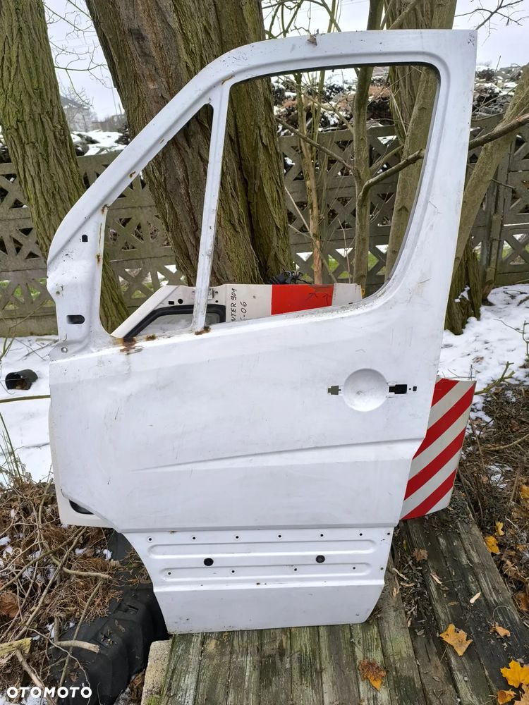 drzwi lewy przód mercedes sprinter 06-16r.