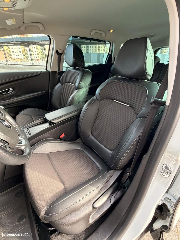 Renault Grand Scénic - 10