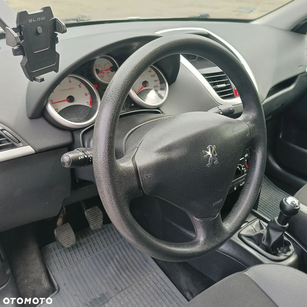 Peugeot 207 1.4 - 6
