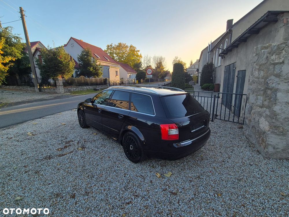 Audi A4 Avant 2004 photo 2