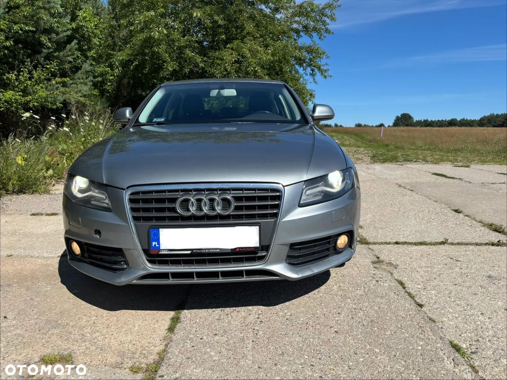 Audi A4 Limousine - 1