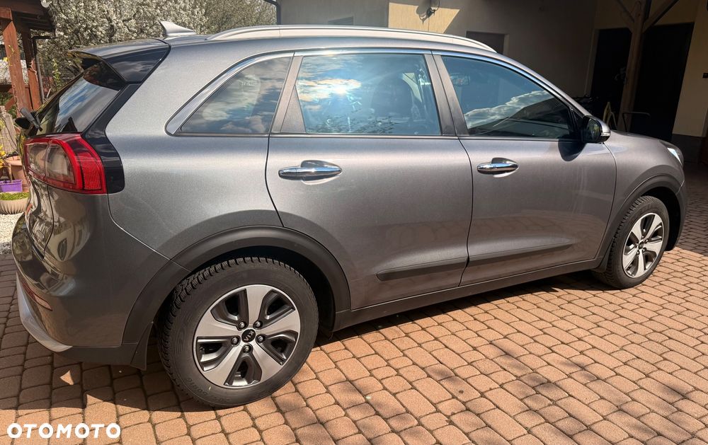 Kia Niro 1.6 GDI Hybrid L Business Line - 7