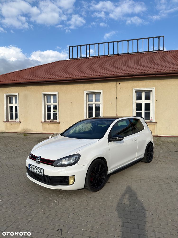 Volkswagen Golf 2.0 GTI - 1