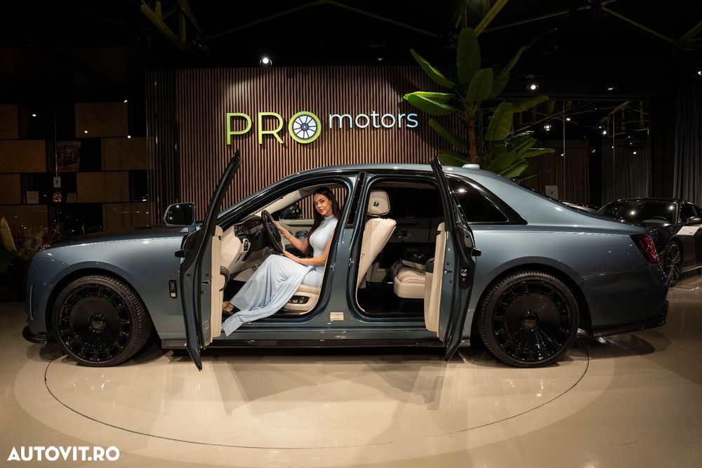 Rolls-Royce Ghost - 25